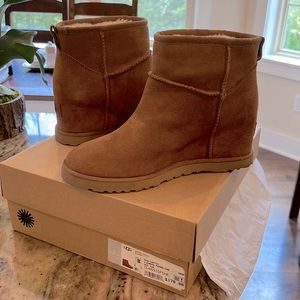 UGG Classic Femme Mini Women, US sz 8